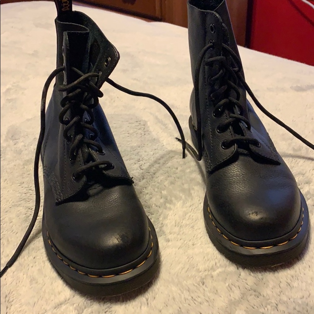 Dr. Martens 1460 Pascal boots matte size US 8